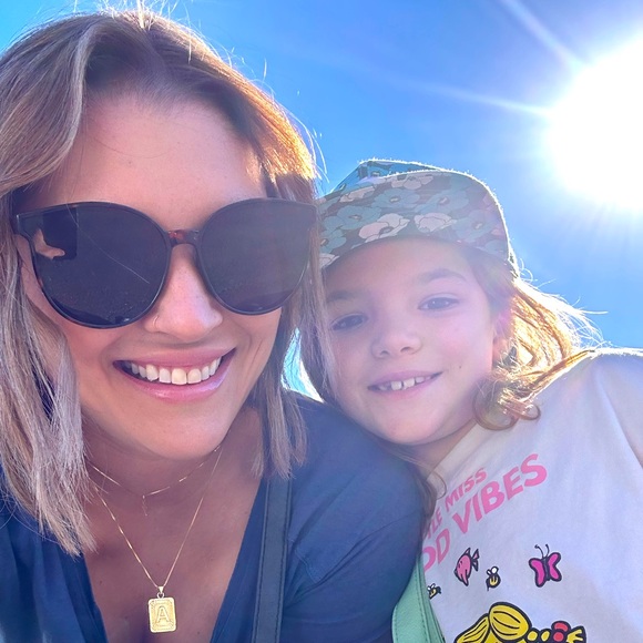 Meet your Posher, Amanda - Picture 1 of 1